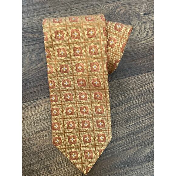 Ike Behar 100% Silk Mens Neck Tie Orange Gold Geometric Design - Picture 12 of 12